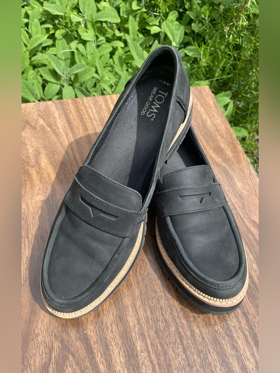 Toms Shoes - TOMS Black Loafers with Tan Trim